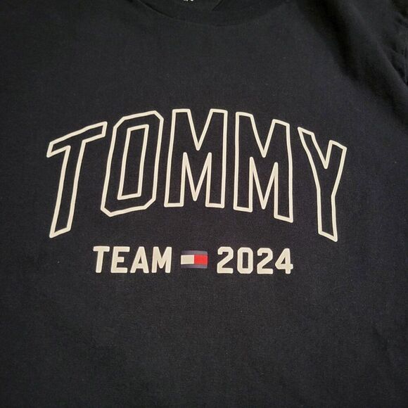 Tommy Hilfiger Regular Fit Tommy Team 2024 Graphic Shirt Mens Size Large - Picture 2 of 6